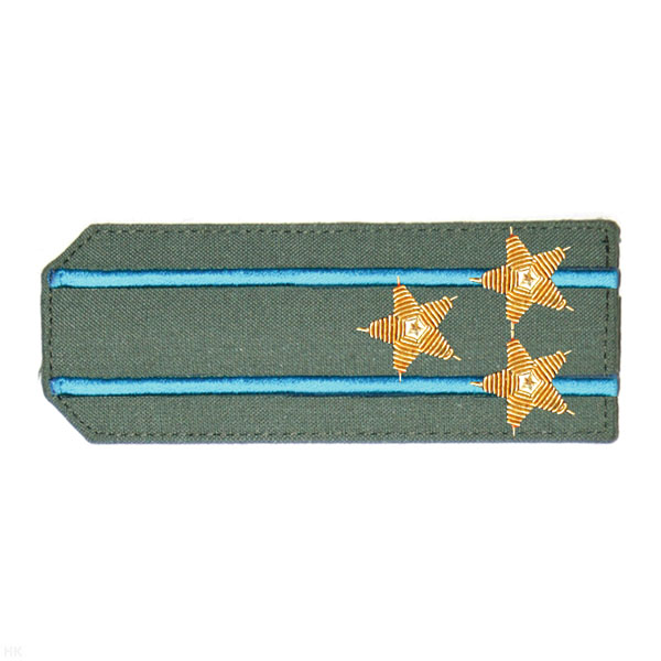 Погоны из рубаш. ткани оливк. с вышит. 2 голуб. просв., вышит. канителью (полковник)