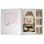 Фляга фарф. (0,25 л) + 3 рюмки в книжке-обманке Солдат с автоматом