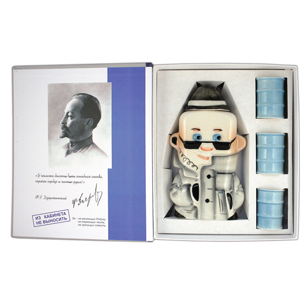 Фляга фарф. (0,25 л) + 3 рюмки в книжке-обманке Спецагент